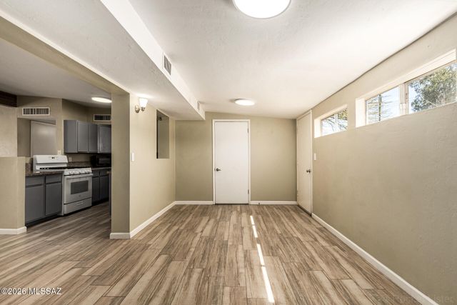 6426 E Calle Herculo, Tucson, AZ 85710