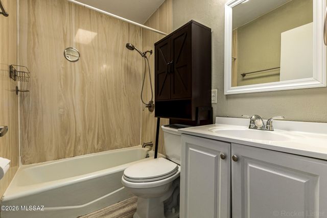 6426 E Calle Herculo, Tucson, AZ 85710