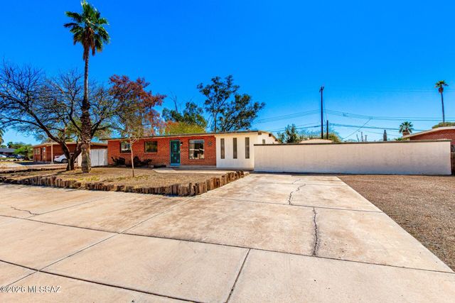 6426 E Calle Herculo, Tucson, AZ 85710