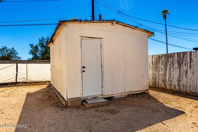 6426 E Calle Herculo, Tucson, AZ 85710