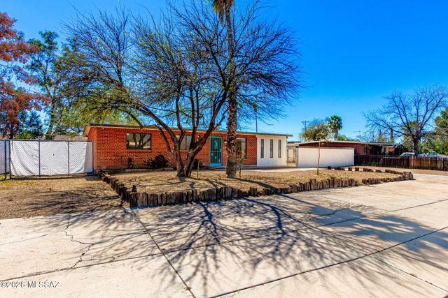 6426 E Calle Herculo, Tucson, AZ 85710
