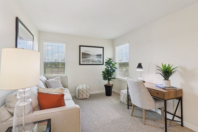 1697 baler Avenue, Aurora, IL 60503