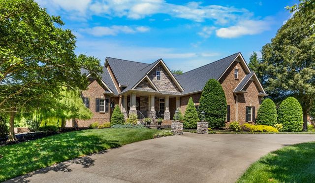 569 Pond Apple Rd, Clarksville, TN 37043