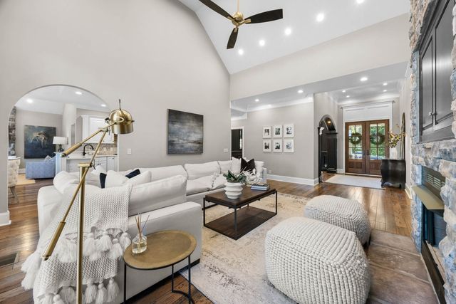 569 Pond Apple Rd, Clarksville, TN 37043