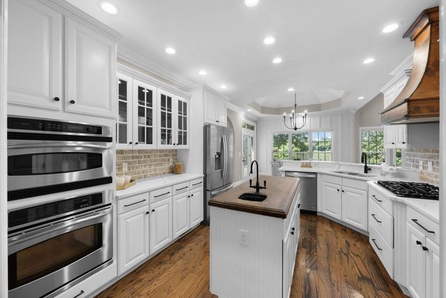 569 Pond Apple Rd, Clarksville, TN 37043