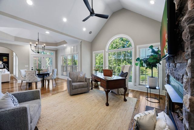 569 Pond Apple Rd, Clarksville, TN 37043