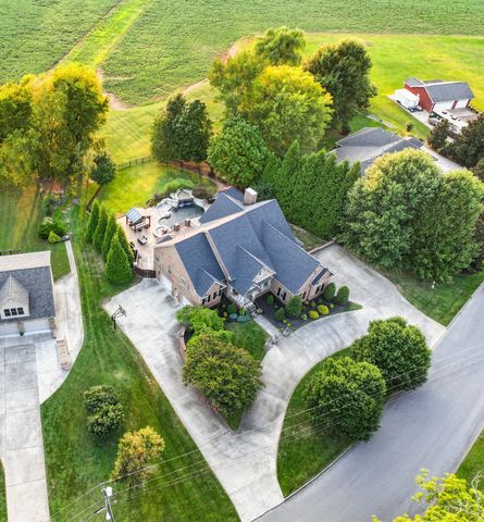 569 Pond Apple Rd, Clarksville, TN 37043