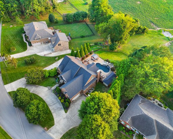 569 Pond Apple Rd, Clarksville, TN 37043