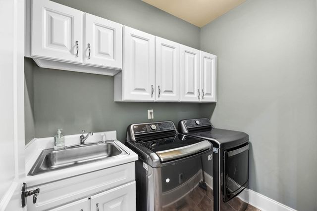 569 Pond Apple Rd, Clarksville, TN 37043