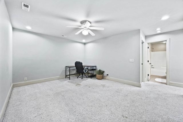 569 Pond Apple Rd, Clarksville, TN 37043