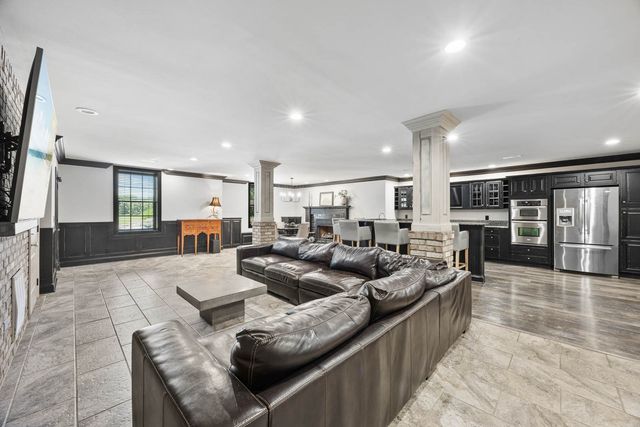 569 Pond Apple Rd, Clarksville, TN 37043