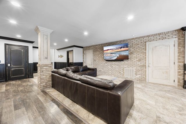 569 Pond Apple Rd, Clarksville, TN 37043