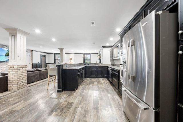 569 Pond Apple Rd, Clarksville, TN 37043