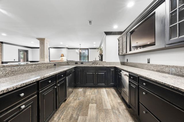 569 Pond Apple Rd, Clarksville, TN 37043