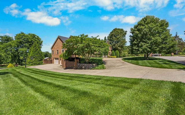 569 Pond Apple Rd, Clarksville, TN 37043