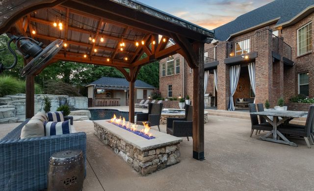 569 Pond Apple Rd, Clarksville, TN 37043