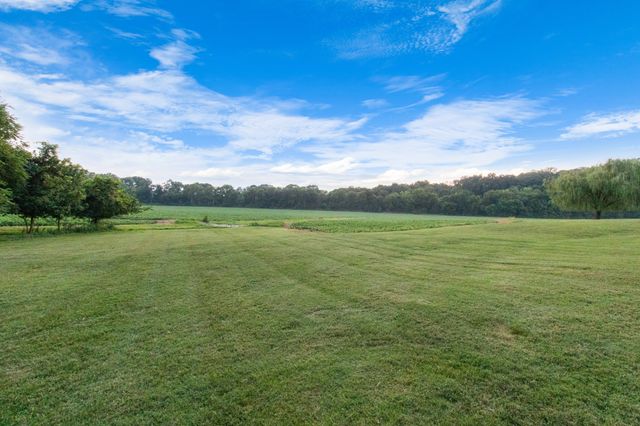 569 Pond Apple Rd, Clarksville, TN 37043