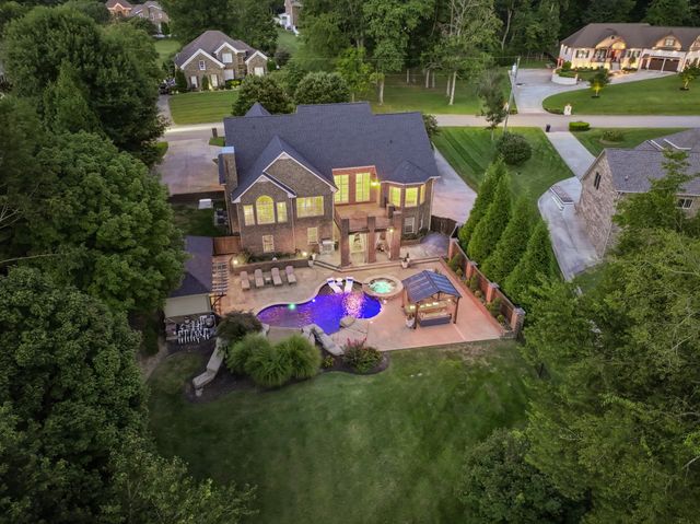 569 Pond Apple Rd, Clarksville, TN 37043