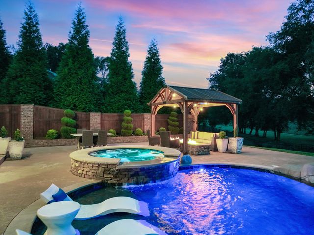 569 Pond Apple Rd, Clarksville, TN 37043