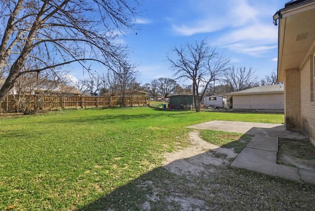 504 Rickey Canyon Avenue, Desoto, TX 75115