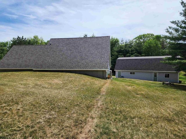N1465 W SPENCER LAKE ROAD, Waupaca, WI 54981