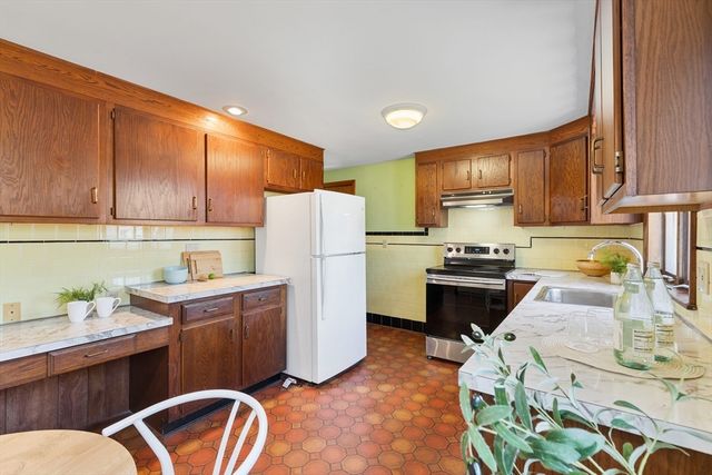 44 Piedmont St, Arlington, MA 02476