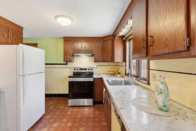 44 Piedmont St, Arlington, MA 02476