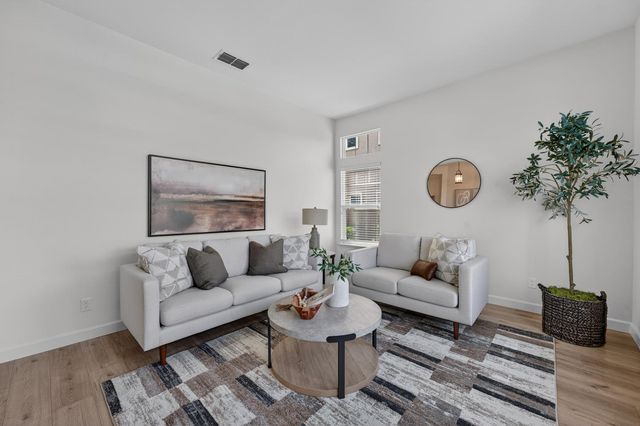 1549 Northpark Dr, Roseville, CA 95747