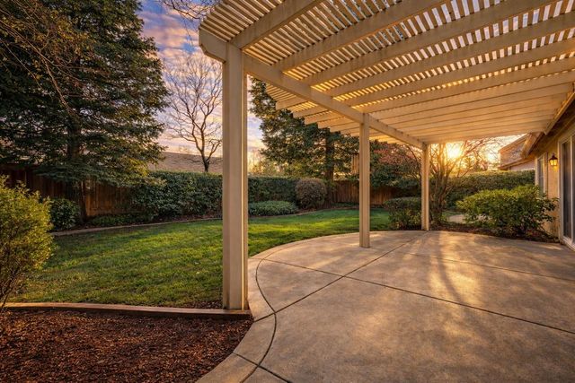 1549 Northpark Dr, Roseville, CA 95747