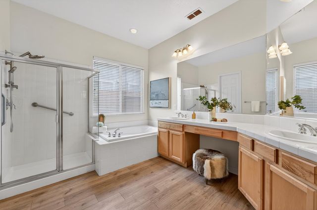 1549 Northpark Dr, Roseville, CA 95747