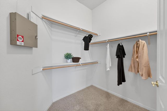 1549 Northpark Dr, Roseville, CA 95747