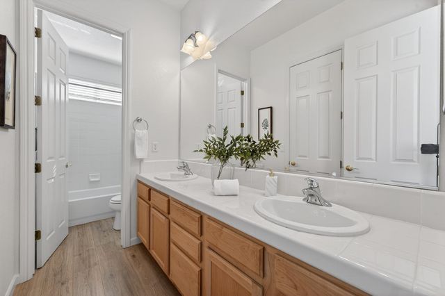 1549 Northpark Dr, Roseville, CA 95747