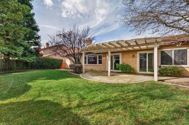 1549 Northpark Dr, Roseville, CA 95747