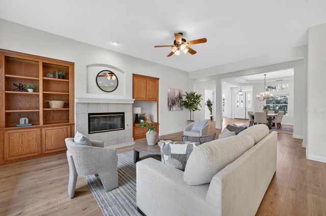 1549 Northpark Dr, Roseville, CA 95747