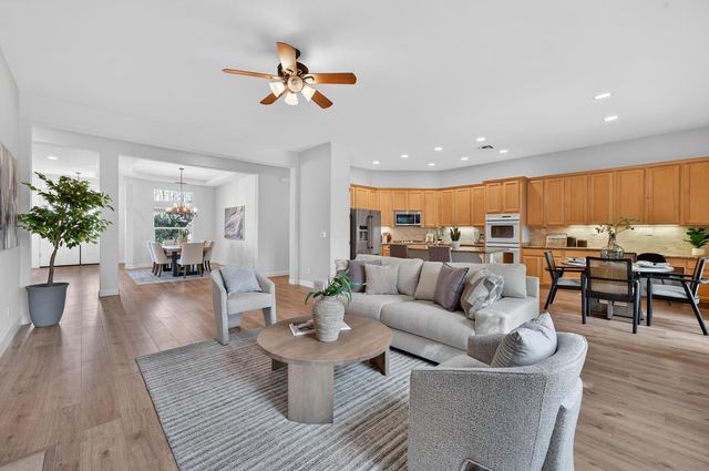 1549 Northpark Dr, Roseville, CA 95747