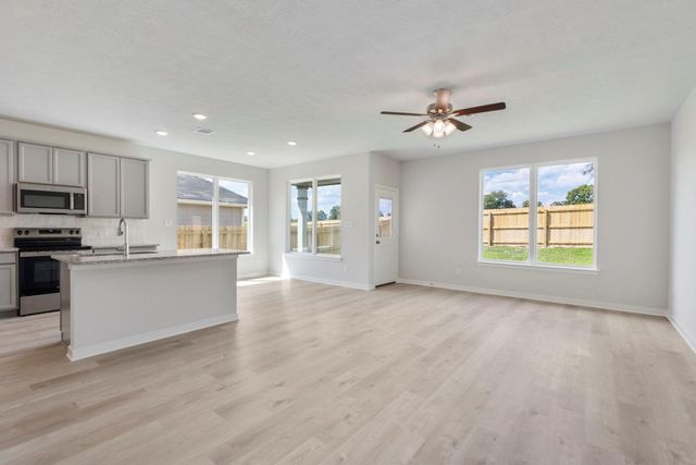 611 Rockbridge Drive, Huntsville, TX 77340