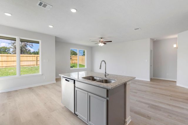 611 Rockbridge Drive, Huntsville, TX 77340