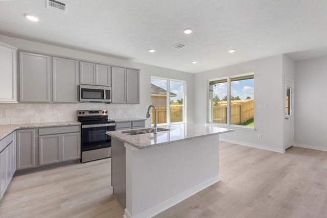 611 Rockbridge Drive, Huntsville, TX 77340