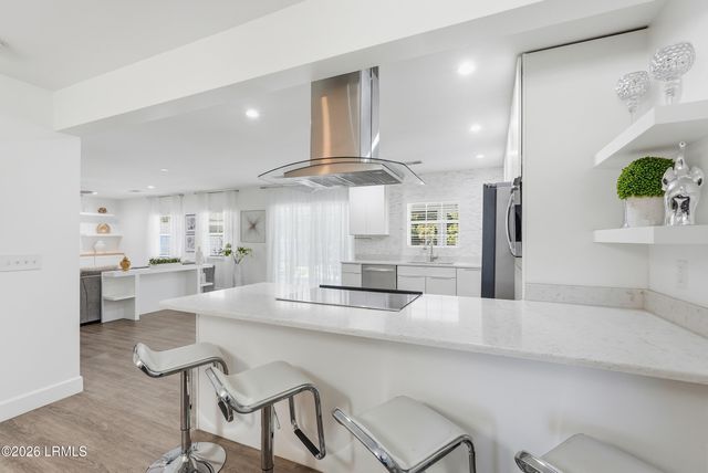 7 Lakeside Drive, Bluffton, SC 29910