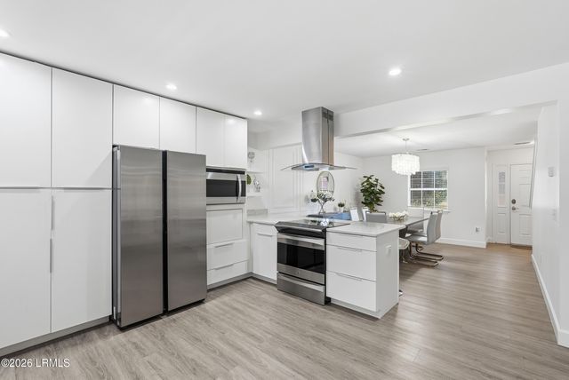 7 Lakeside Drive, Bluffton, SC 29910