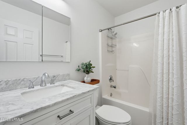 7 Lakeside Drive, Bluffton, SC 29910