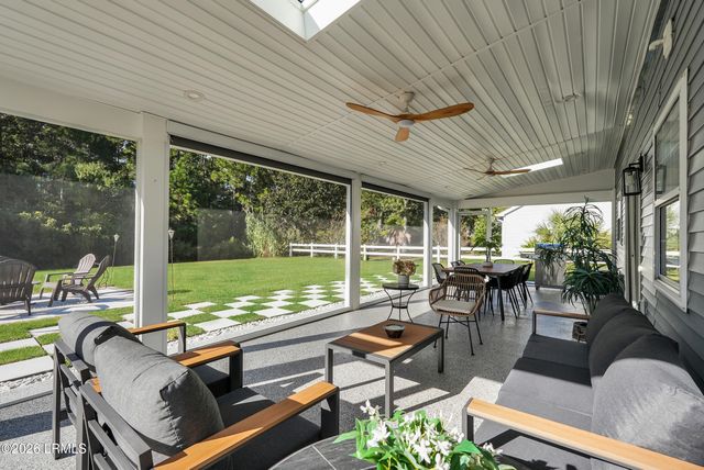 7 Lakeside Drive, Bluffton, SC 29910