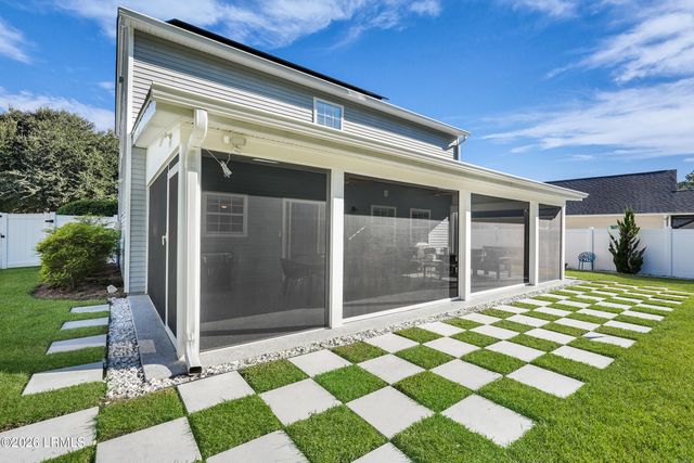 7 Lakeside Drive, Bluffton, SC 29910