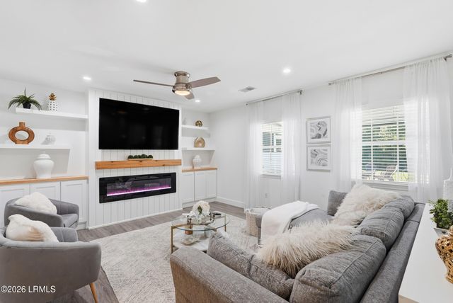 7 Lakeside Drive, Bluffton, SC 29910