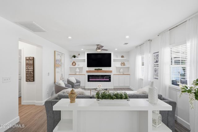 7 Lakeside Drive, Bluffton, SC 29910