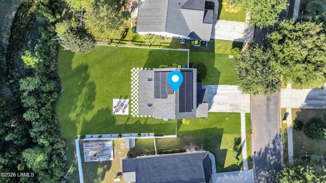 7 Lakeside Drive, Bluffton, SC 29910