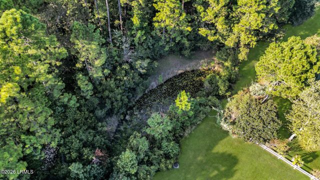 7 Lakeside Drive, Bluffton, SC 29910