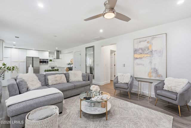 7 Lakeside Drive, Bluffton, SC 29910