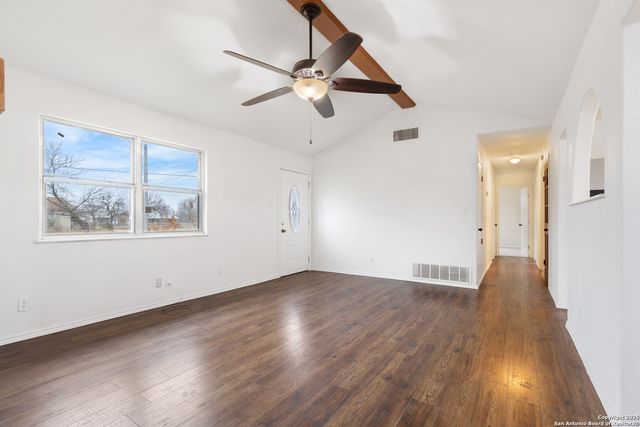 1102 Berlin St, Castroville, TX 78009
