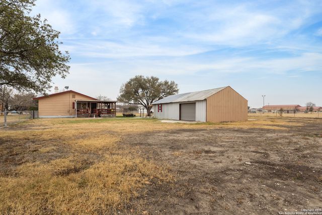 1102 Berlin St, Castroville, TX 78009